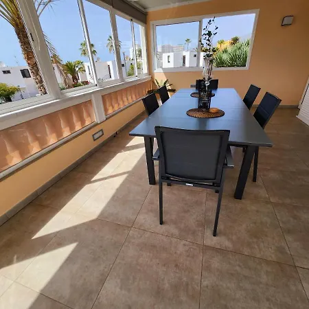 Sea View Penthouse Urbania Appartement