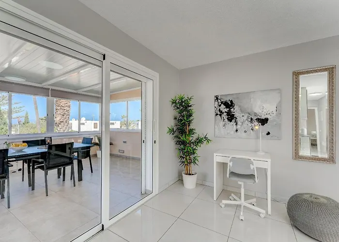 Sea View Penthouse Sunshine Urbania